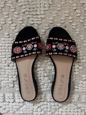 UnIsa Slip On Open Toe